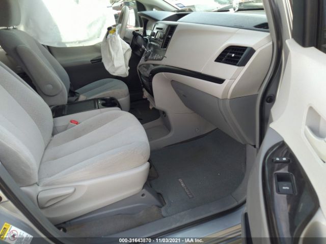 Photo 4 VIN: 5TDKK3DC9DS310787 - TOYOTA SIENNA 