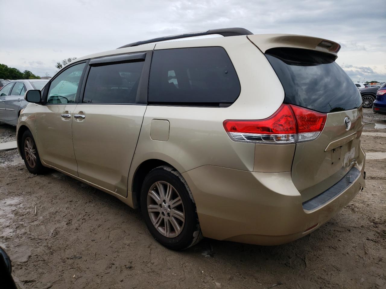 Photo 1 VIN: 5TDKK3DC9DS321305 - TOYOTA SIENNA 