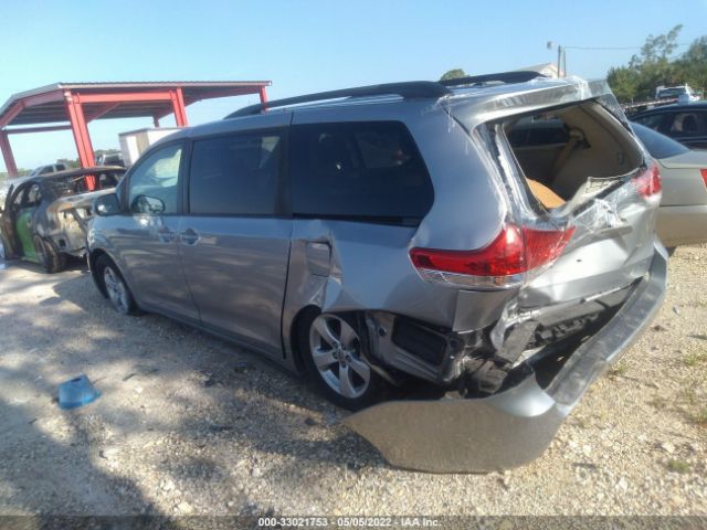 Photo 2 VIN: 5TDKK3DC9DS321322 - TOYOTA SIENNA 