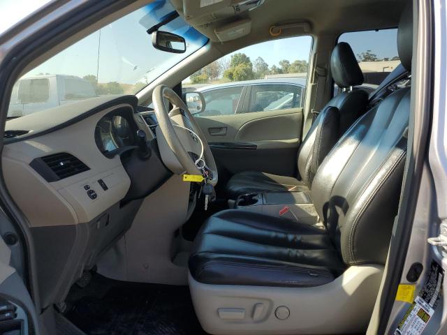 Photo 6 VIN: 5TDKK3DC9DS327847 - TOYOTA SIENNA LE 