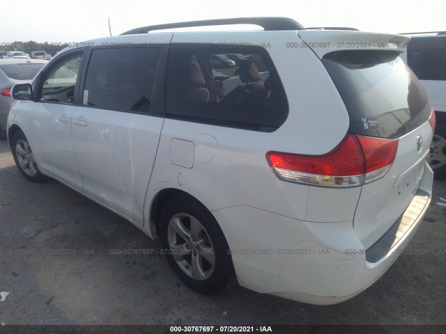 Photo 2 VIN: 5TDKK3DC9DS338542 - TOYOTA SIENNA 