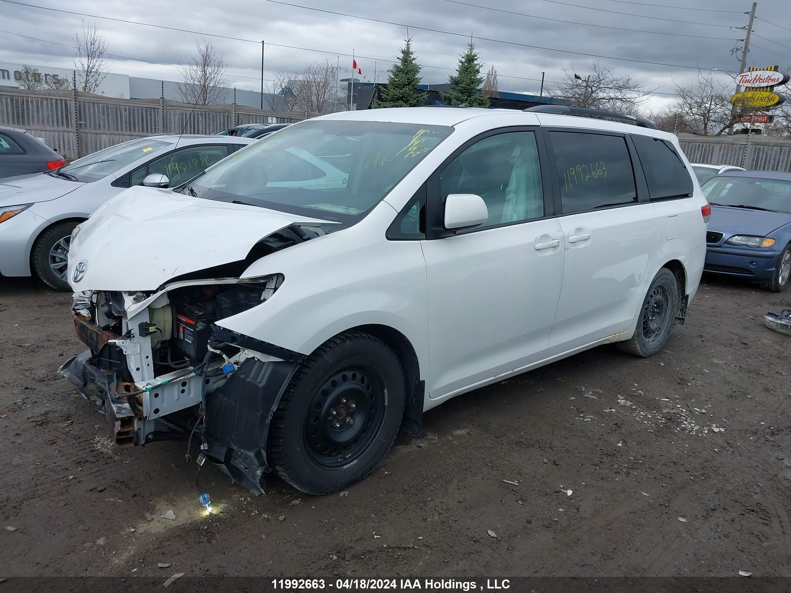 Photo 1 VIN: 5TDKK3DC9DS351999 - TOYOTA SIENNA 