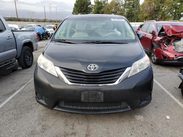 Photo 4 VIN: 5TDKK3DC9DS364381 - TOYOTA SIENNA LE 