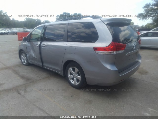 Photo 2 VIN: 5TDKK3DC9DS383254 - TOYOTA SIENNA 