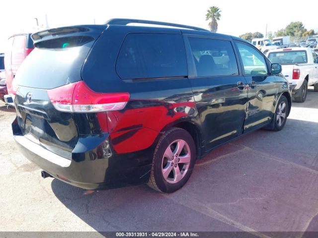 Photo 3 VIN: 5TDKK3DC9DS383643 - TOYOTA SIENNA 