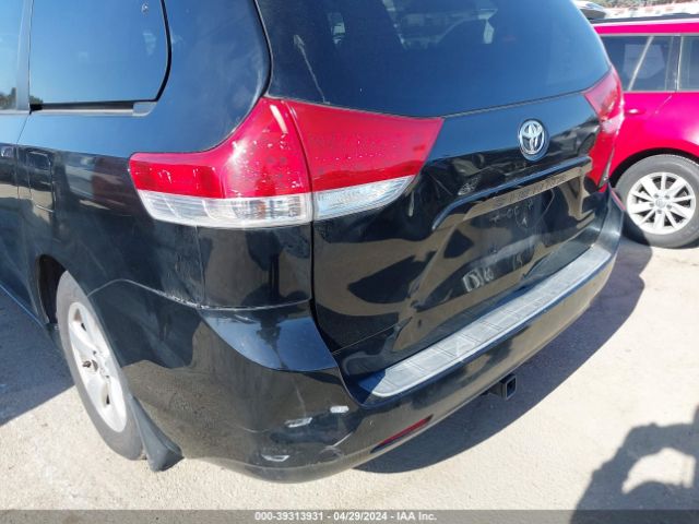 Photo 5 VIN: 5TDKK3DC9DS383643 - TOYOTA SIENNA 