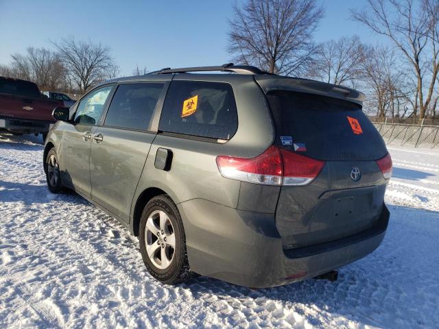 Photo 2 VIN: 5TDKK3DC9DS398904 - TOYOTA SIENNA LE 