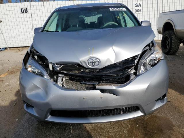 Photo 4 VIN: 5TDKK3DC9ES414312 - TOYOTA SIENNA LE 