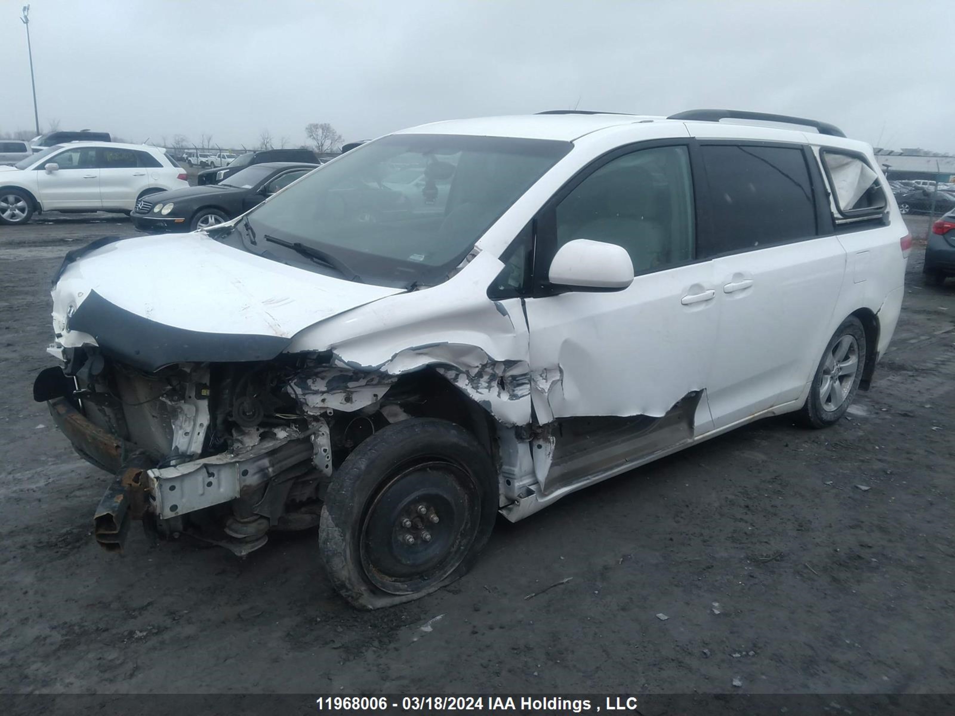 Photo 1 VIN: 5TDKK3DC9ES416349 - TOYOTA SIENNA 