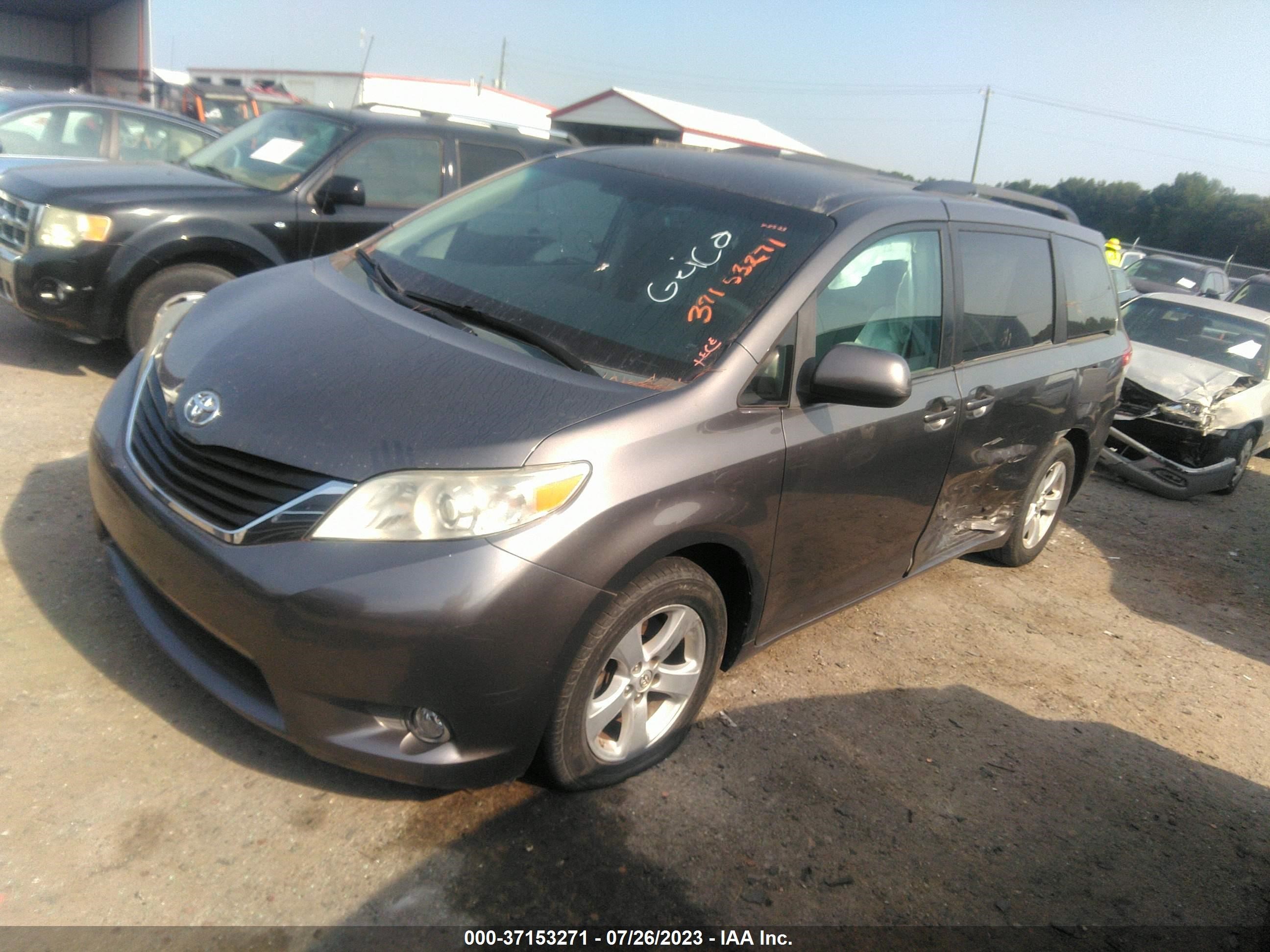 Photo 1 VIN: 5TDKK3DC9ES440943 - TOYOTA SIENNA 