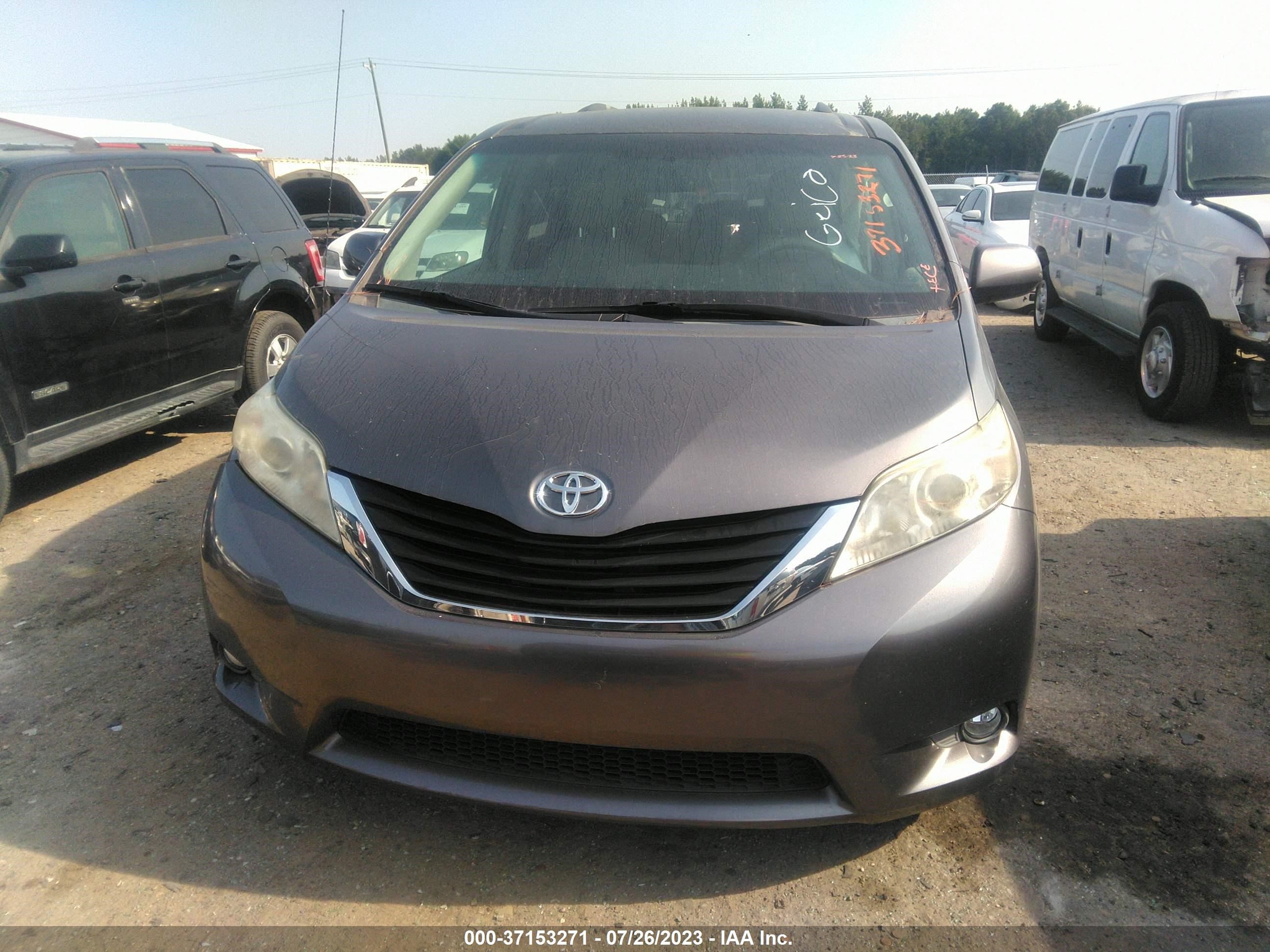 Photo 11 VIN: 5TDKK3DC9ES440943 - TOYOTA SIENNA 