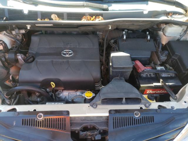 Photo 6 VIN: 5TDKK3DC9ES442529 - TOYOTA SIENNA LE 