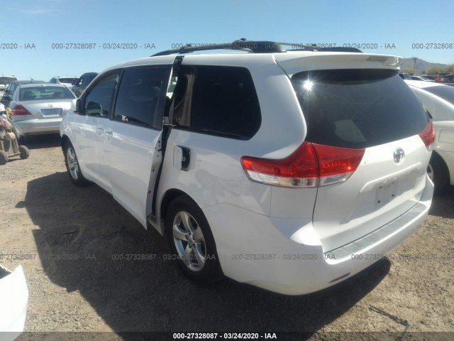 Photo 2 VIN: 5TDKK3DC9ES443423 - TOYOTA SIENNA 