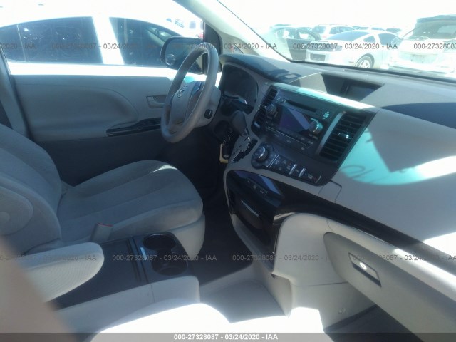 Photo 4 VIN: 5TDKK3DC9ES443423 - TOYOTA SIENNA 