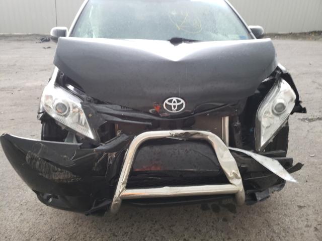 Photo 6 VIN: 5TDKK3DC9ES447875 - TOYOTA SIENNA LE 