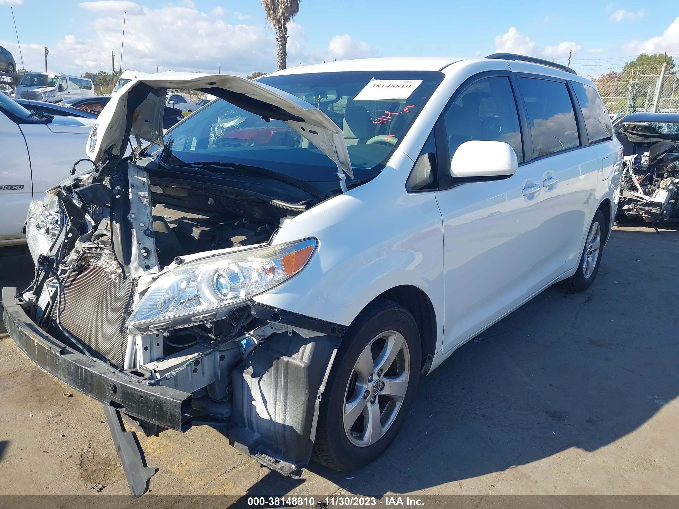 Photo 1 VIN: 5TDKK3DC9ES469763 - TOYOTA SIENNA 