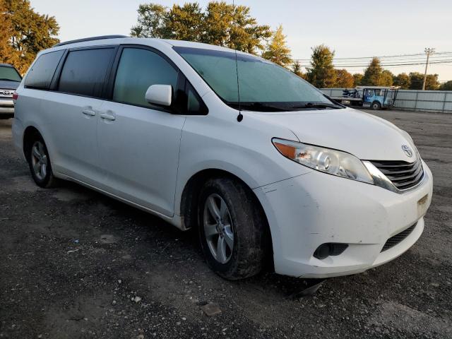 Photo 3 VIN: 5TDKK3DC9ES493108 - TOYOTA SIENNA LE 