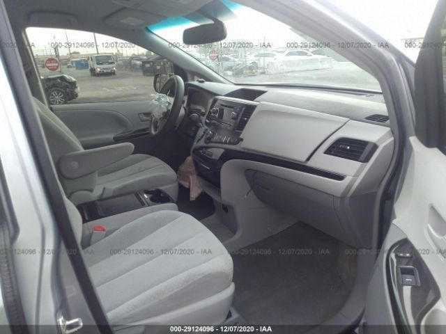 Photo 4 VIN: 5TDKK3DC9ES503801 - TOYOTA SIENNA 