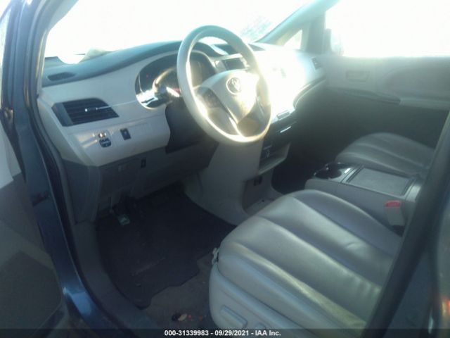 Photo 4 VIN: 5TDKK3DC9ES505127 - TOYOTA SIENNA 