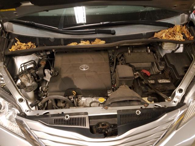 Photo 6 VIN: 5TDKK3DC9FS531339 - TOYOTA SIENNA LE 