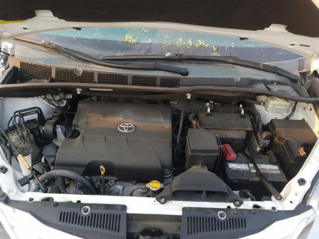 Photo 6 VIN: 5TDKK3DC9FS617119 - TOYOTA SIENNA LE 