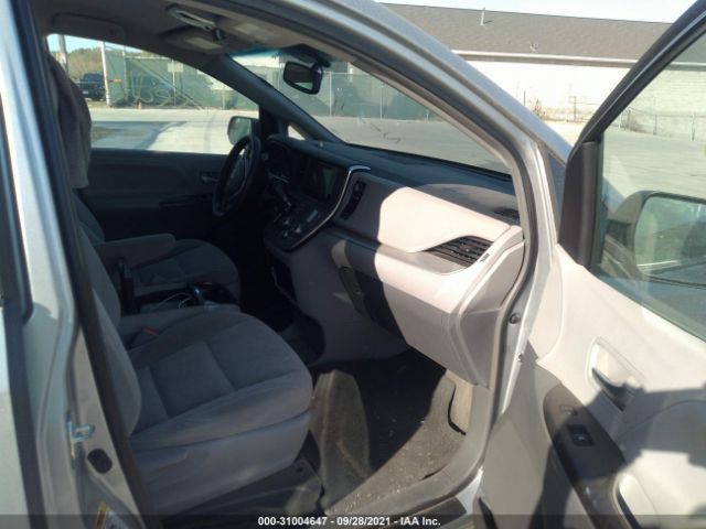 Photo 4 VIN: 5TDKK3DC9FS622871 - TOYOTA SIENNA 