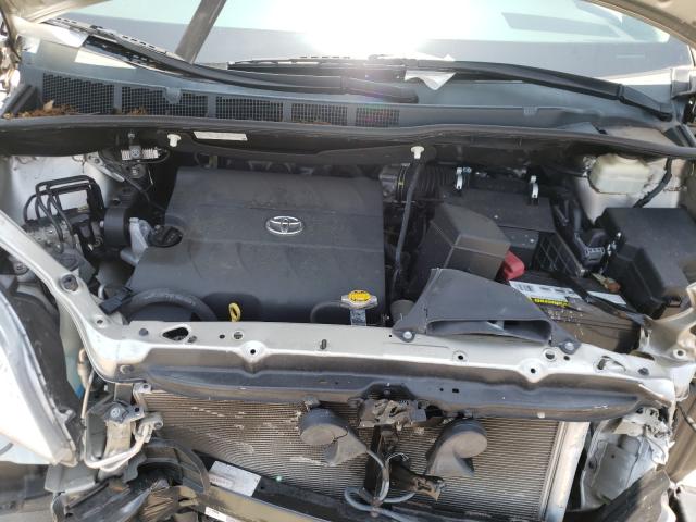 Photo 6 VIN: 5TDKK3DC9FS623972 - TOYOTA SIENNA LE 