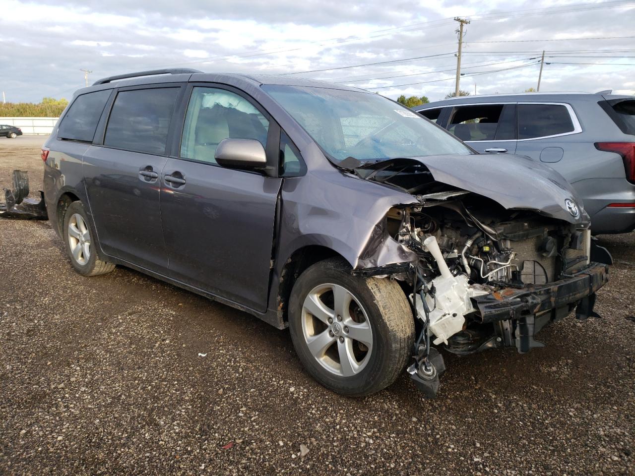 Photo 3 VIN: 5TDKK3DC9FS642117 - TOYOTA SIENNA 