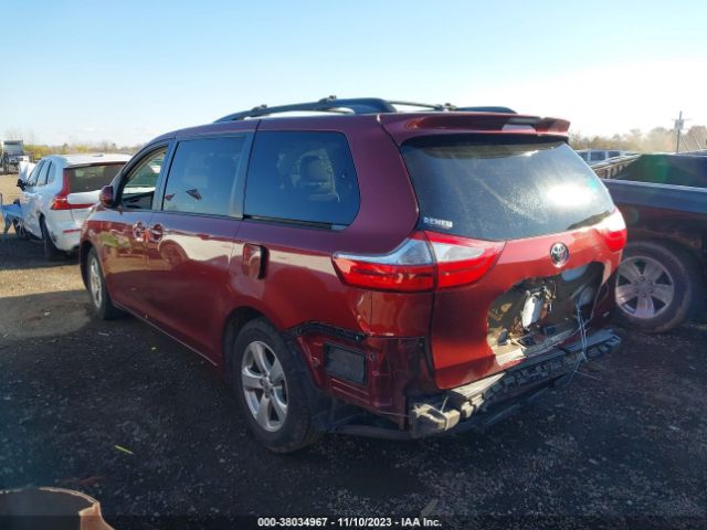 Photo 2 VIN: 5TDKK3DC9FS665817 - TOYOTA SIENNA 