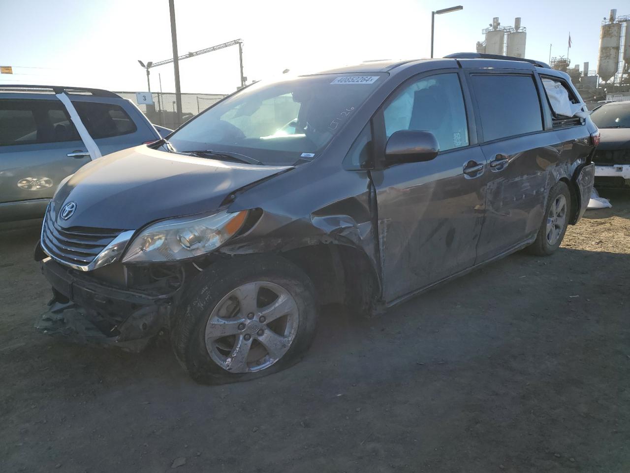 Photo 0 VIN: 5TDKK3DC9FS680138 - TOYOTA SIENNA 