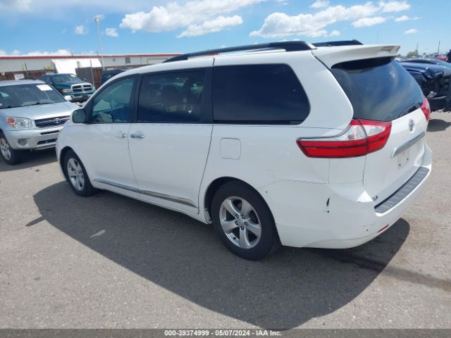 Photo 2 VIN: 5TDKK3DC9GS697023 - TOYOTA SIENNA 