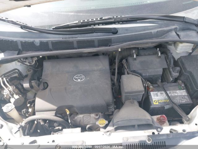 Photo 9 VIN: 5TDKK3DC9GS697023 - TOYOTA SIENNA 