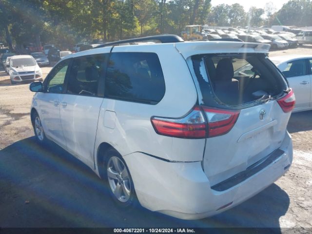 Photo 2 VIN: 5TDKK3DC9GS705766 - TOYOTA SIENNA 