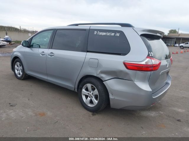 Photo 2 VIN: 5TDKK3DC9GS708442 - TOYOTA SIENNA 