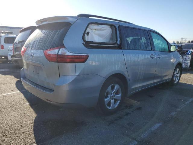 Photo 2 VIN: 5TDKK3DC9GS710692 - TOYOTA SIENNA LE 