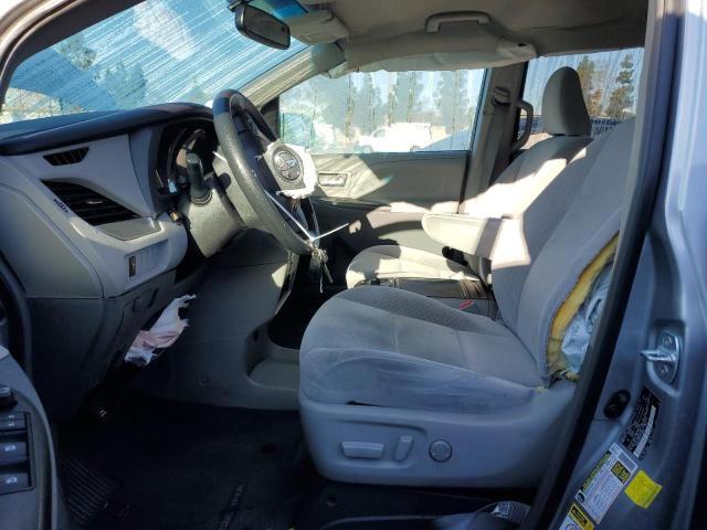 Photo 6 VIN: 5TDKK3DC9GS710692 - TOYOTA SIENNA LE 