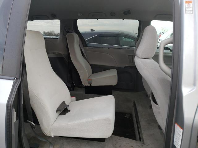 Photo 5 VIN: 5TDKK3DC9GS719747 - TOYOTA SIENNA LE 