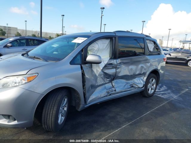 Photo 5 VIN: 5TDKK3DC9GS729503 - TOYOTA SIENNA 