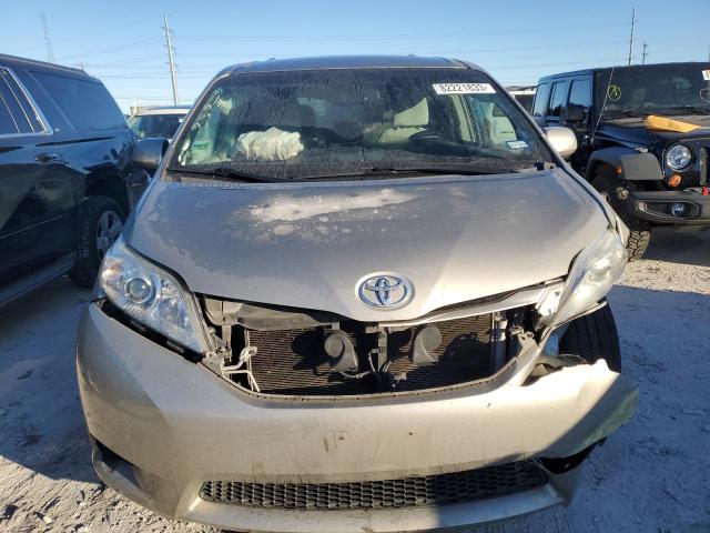 Photo 4 VIN: 5TDKK3DC9GS736967 - TOYOTA SIENNA LE 