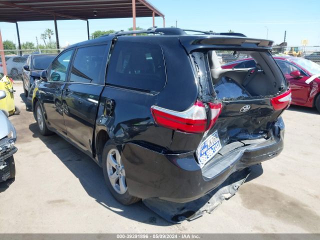 Photo 2 VIN: 5TDKK3DC9GS746401 - TOYOTA SIENNA 