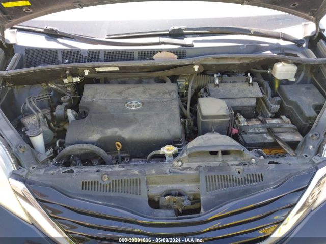 Photo 9 VIN: 5TDKK3DC9GS746401 - TOYOTA SIENNA 