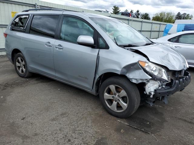 Photo 3 VIN: 5TDKK3DC9GS750870 - TOYOTA SIENNA LE 