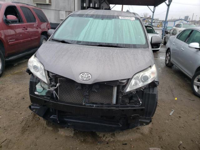 Photo 4 VIN: 5TDKK3DC9GS764722 - TOYOTA SIENNA LE 