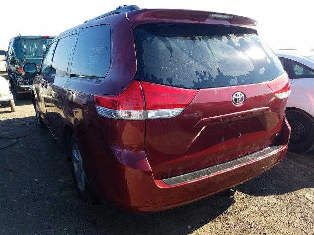 Photo 2 VIN: 5TDKK3DCXBS013119 - TOYOTA SIENNA LE 