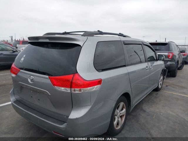 Photo 3 VIN: 5TDKK3DCXBS013525 - TOYOTA SIENNA 