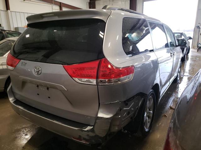 Photo 2 VIN: 5TDKK3DCXBS013766 - TOYOTA SIENNA LE 