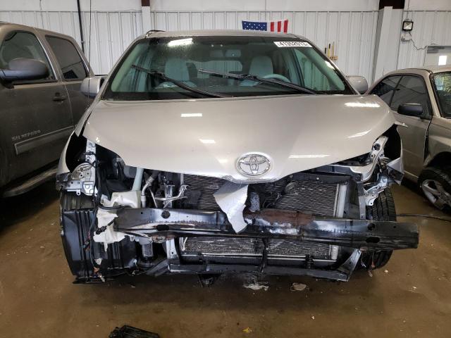 Photo 4 VIN: 5TDKK3DCXBS013766 - TOYOTA SIENNA LE 