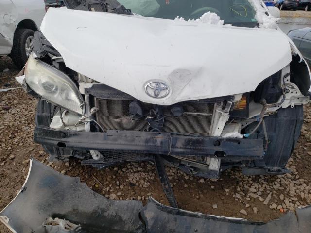 Photo 6 VIN: 5TDKK3DCXBS014867 - TOYOTA SIENNA LE 