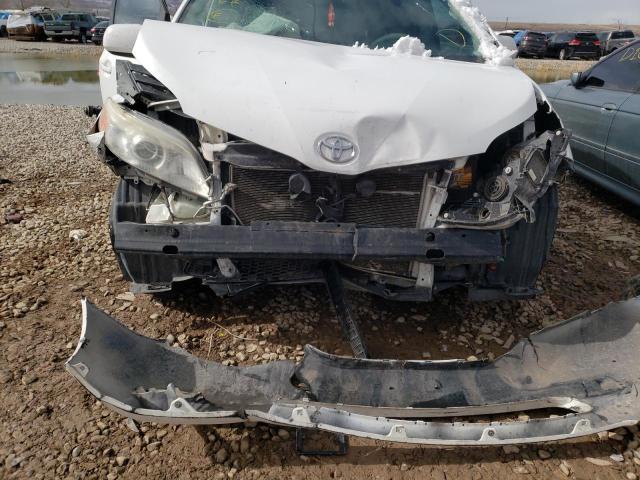 Photo 8 VIN: 5TDKK3DCXBS014867 - TOYOTA SIENNA LE 