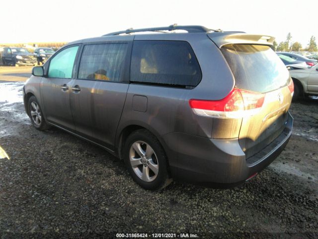 Photo 2 VIN: 5TDKK3DCXBS029305 - TOYOTA SIENNA 